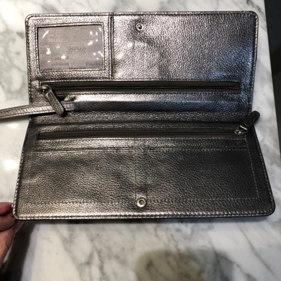 Wristlet - Picture 3 of 3